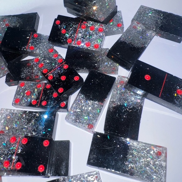 Dominos - Picture 3 of 5